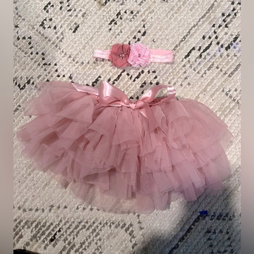 Baby girls Tutu and floral headband - Size 6-12 months